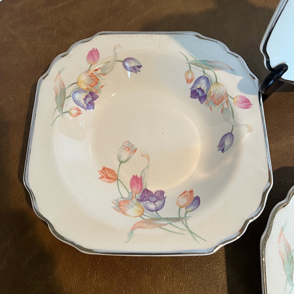 Set of 4 Vintage Pottery Pastel Tulip Square Bowls - Picture 4 of 15